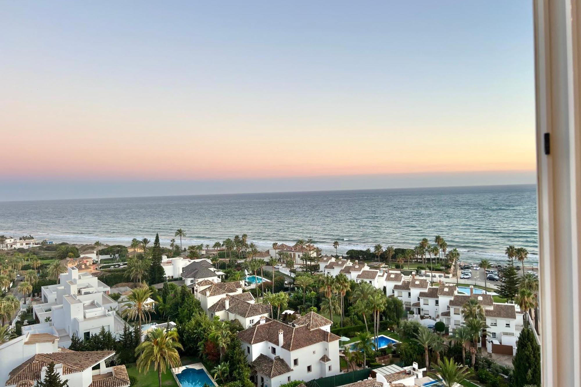Beachfront - Beachside With Stunning Sea Views Appartement