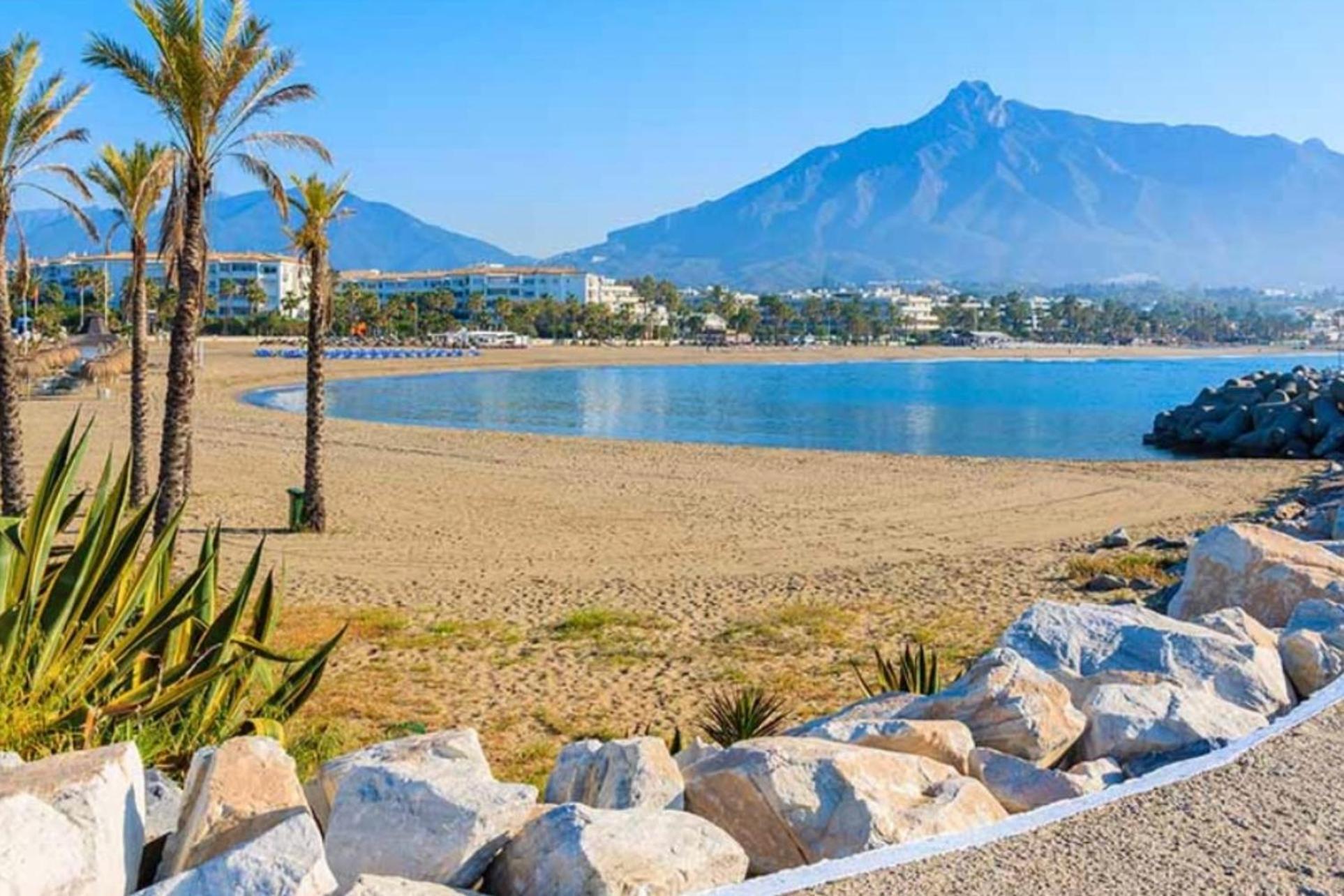Beachfront - Beachside With Stunning Sea Views Apartament