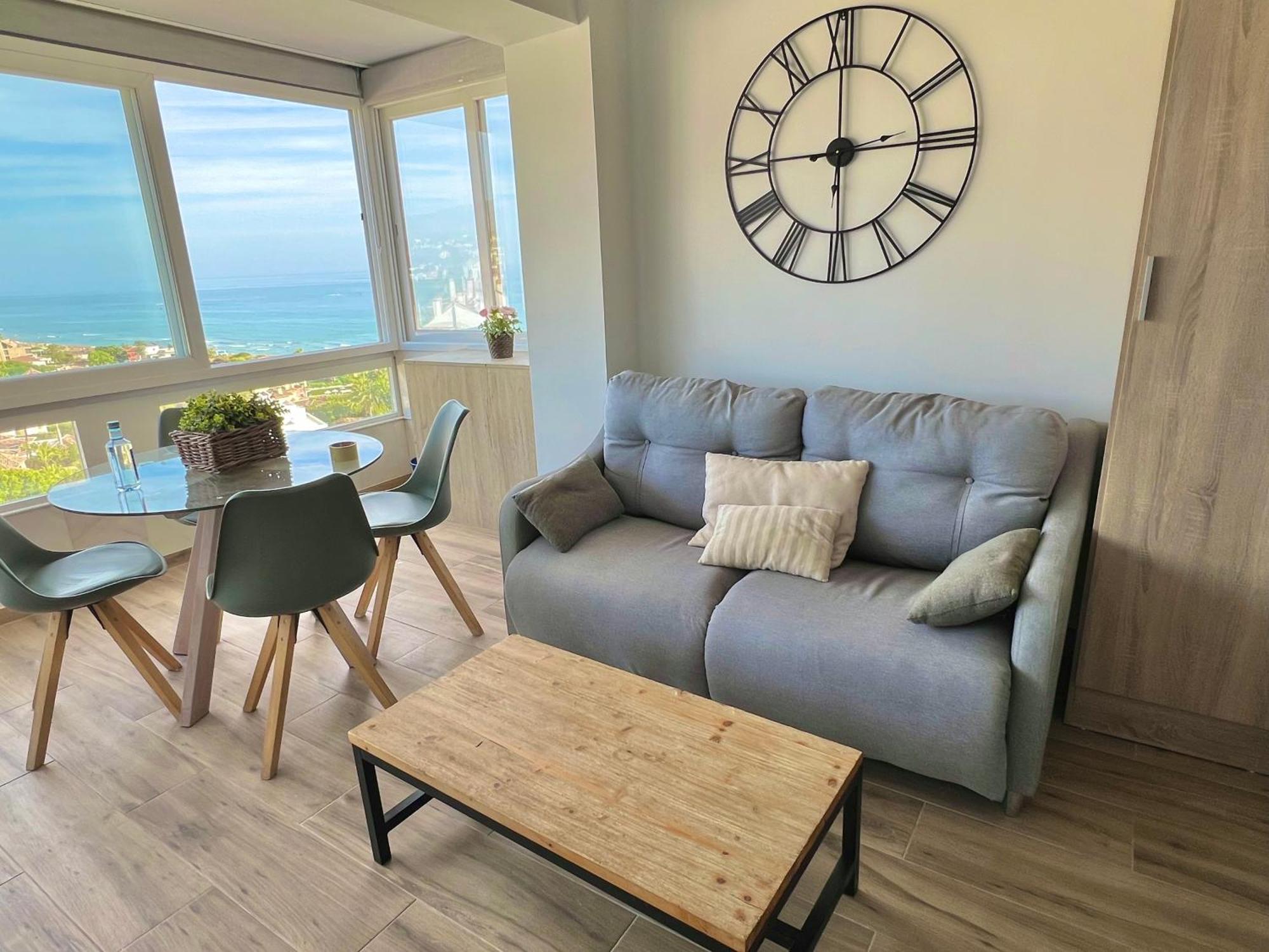 Beachfront - Beachside With Stunning Sea Views Apartament
