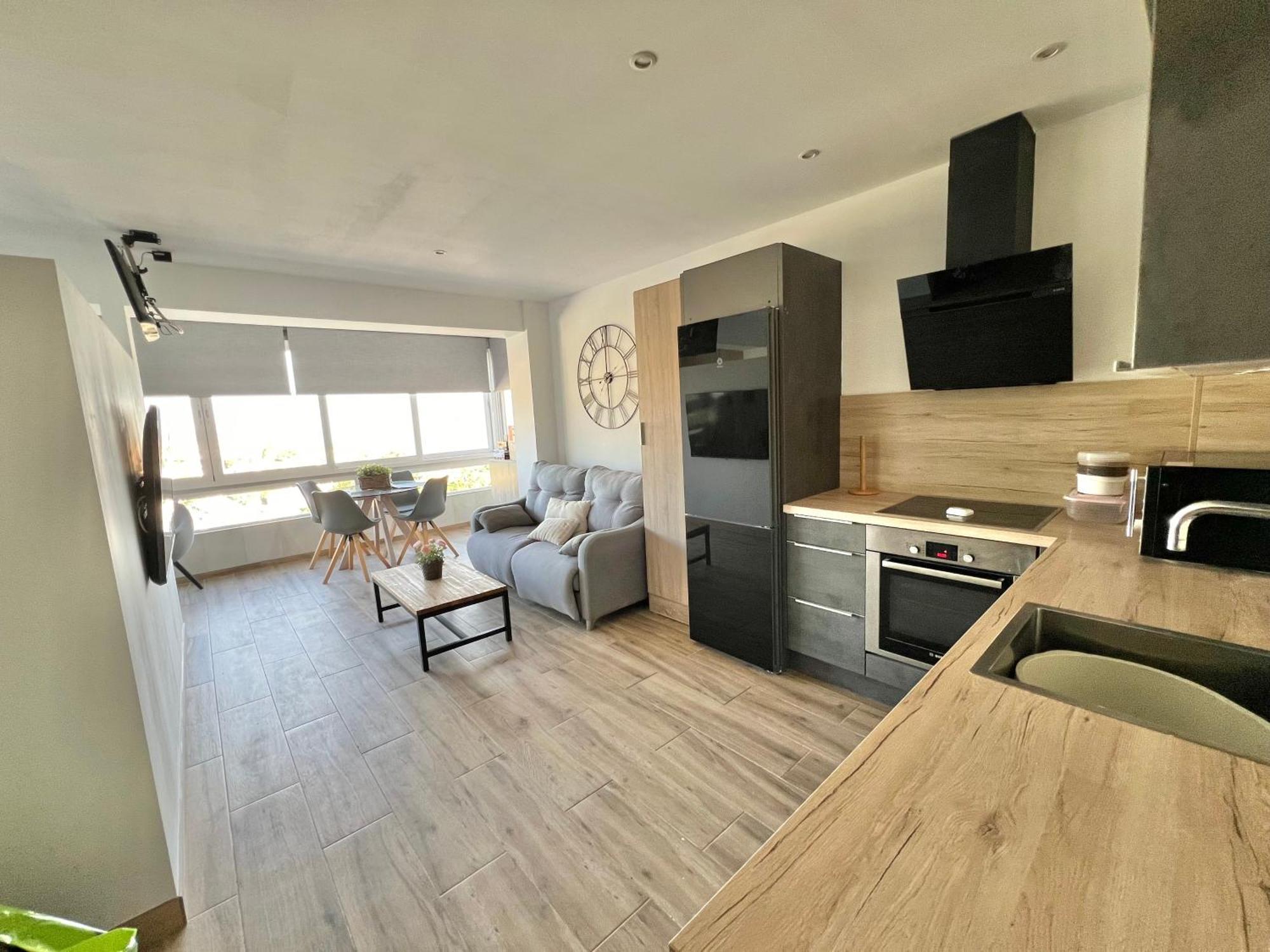 Apartament Beachfront - Beachside With Stunning Sea Views